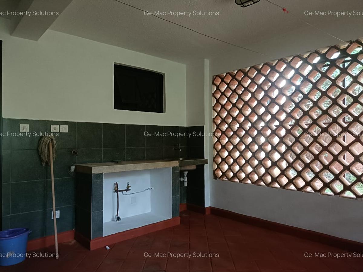 3 Bed House with En Suite in Spring Valley - 6