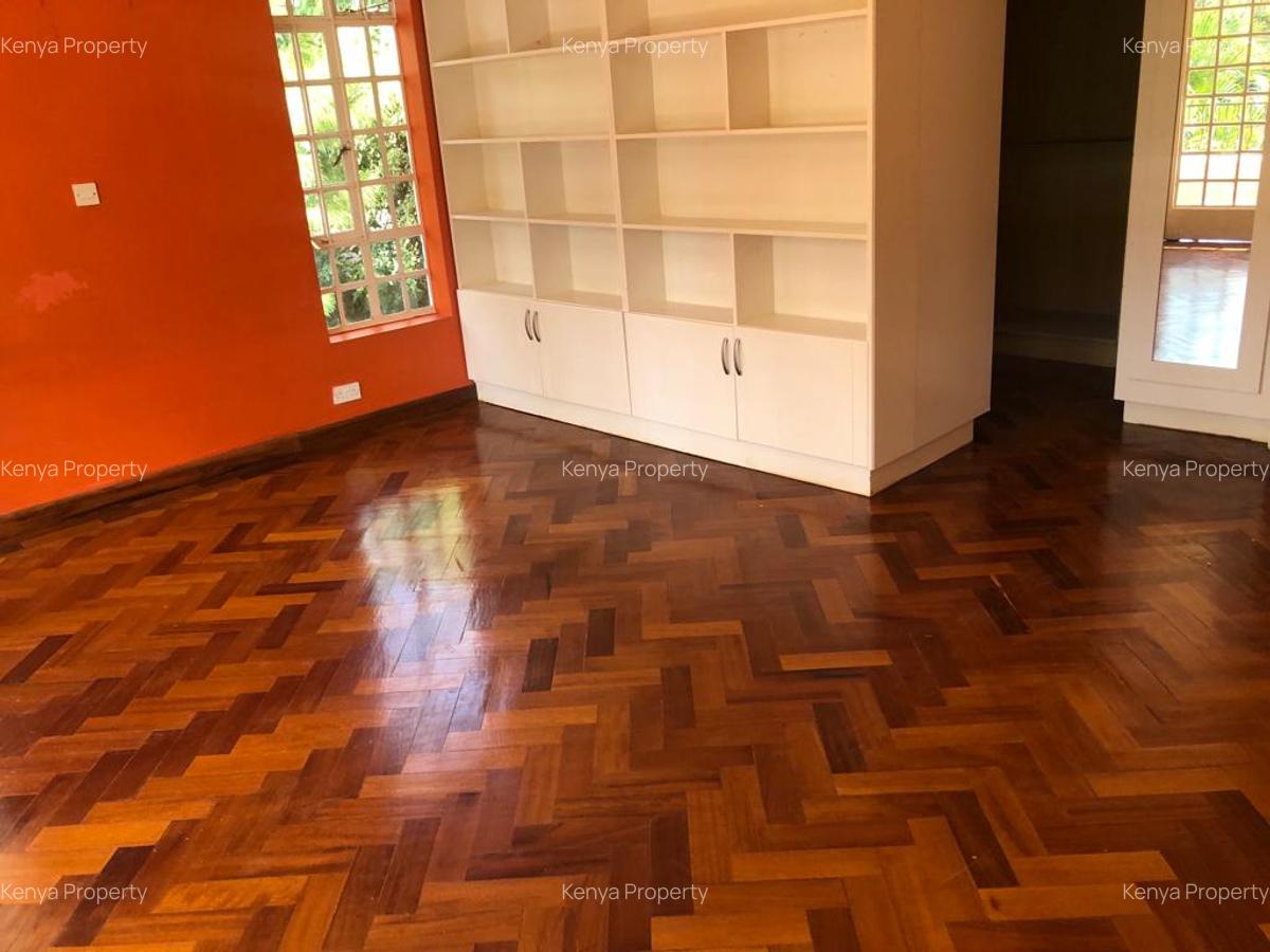 4 Bed Townhouse with En Suite at Fana Road - 16