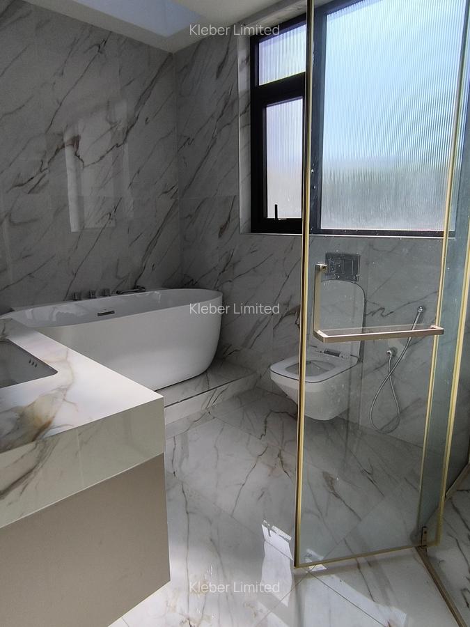 5 Bed Villa with En Suite in Lavington - 18