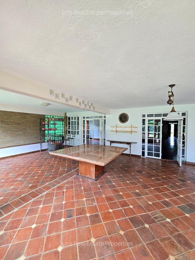 4 Bed House with En Suite in Runda - 20