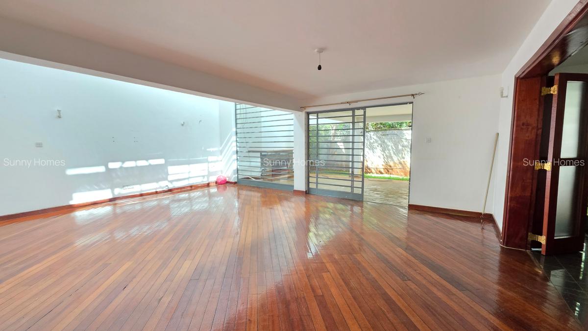 4 Bed Townhouse with En Suite at Convent Drive - 7