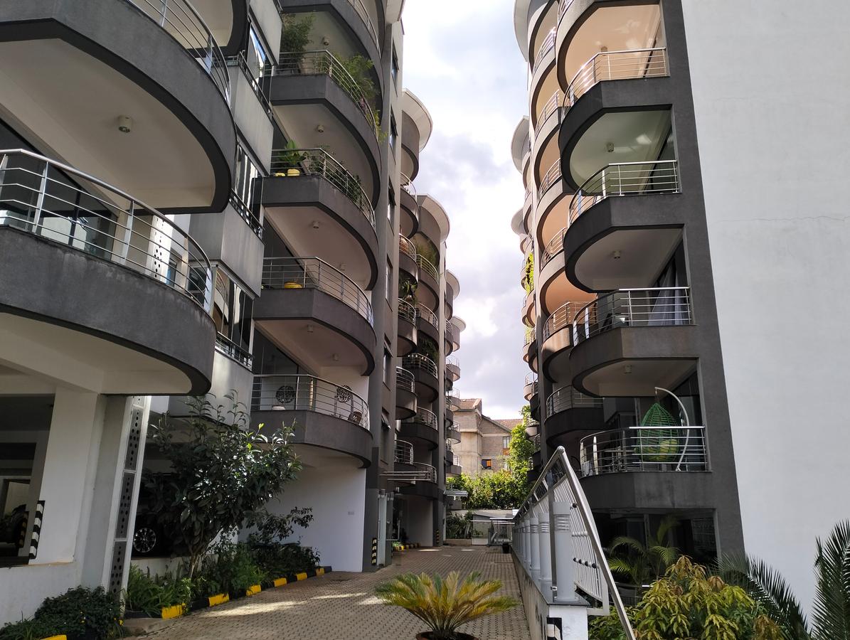 3 Bed Apartment with En Suite in Westlands Area - 1