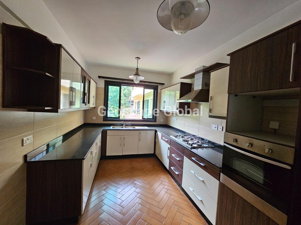 5 Bed Townhouse with En Suite in Kitisuru - 10