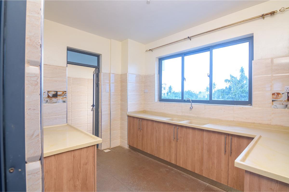 3 Bed Apartment with En Suite in Nyali Area - 4