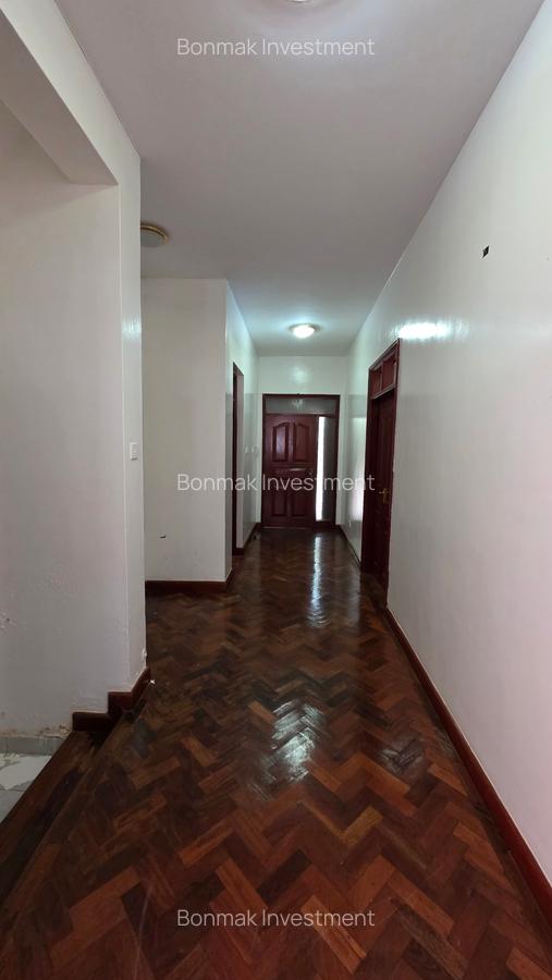 5 Bed Townhouse with En Suite at Old Kitusuru. - 7