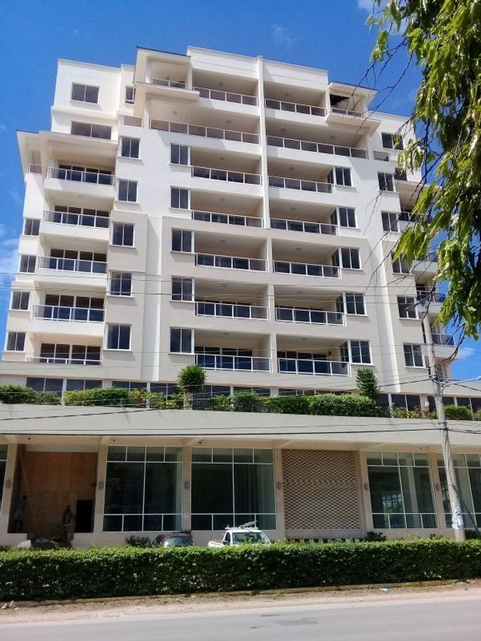3 Bed Apartment with En Suite at Ar2084 - 1