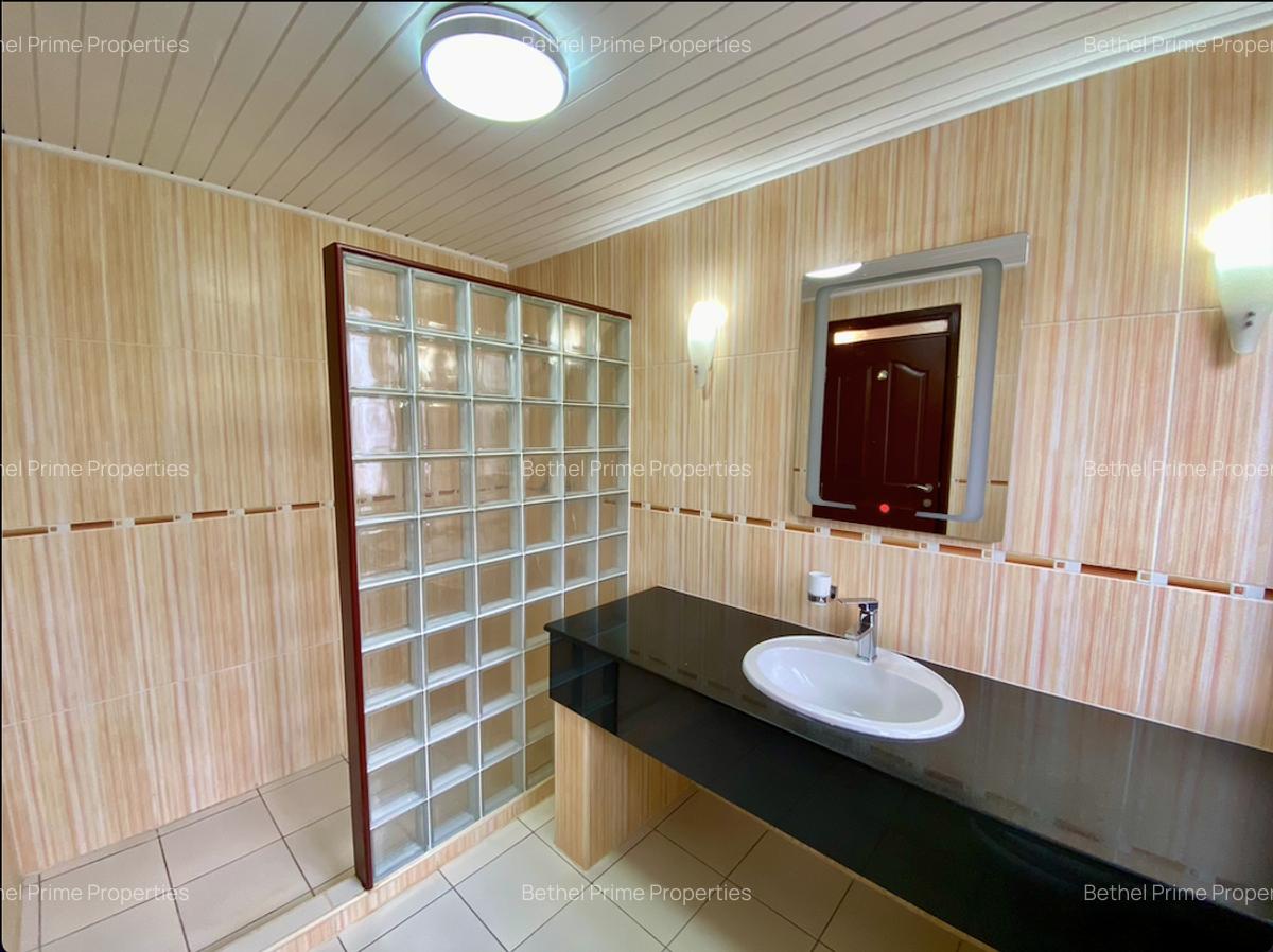 4 Bed House with En Suite in Muthaiga - 12