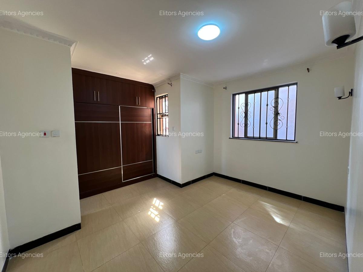 5 Bed Villa with En Suite at Chalbi Drive - 8