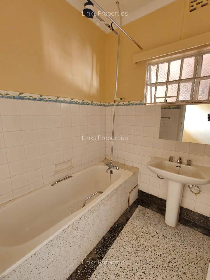 3 Bed House with En Suite at Bogani Road - 10