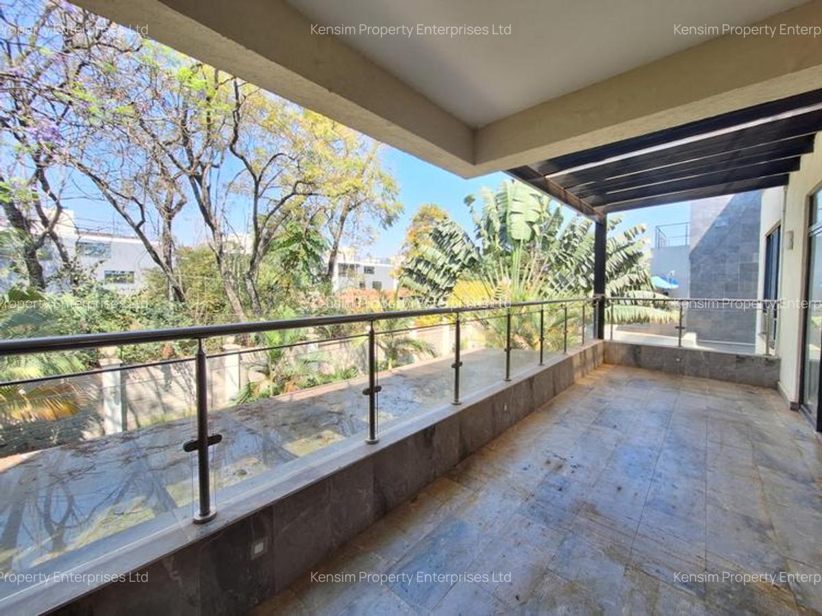 5 Bed Townhouse with En Suite in Lavington - 10