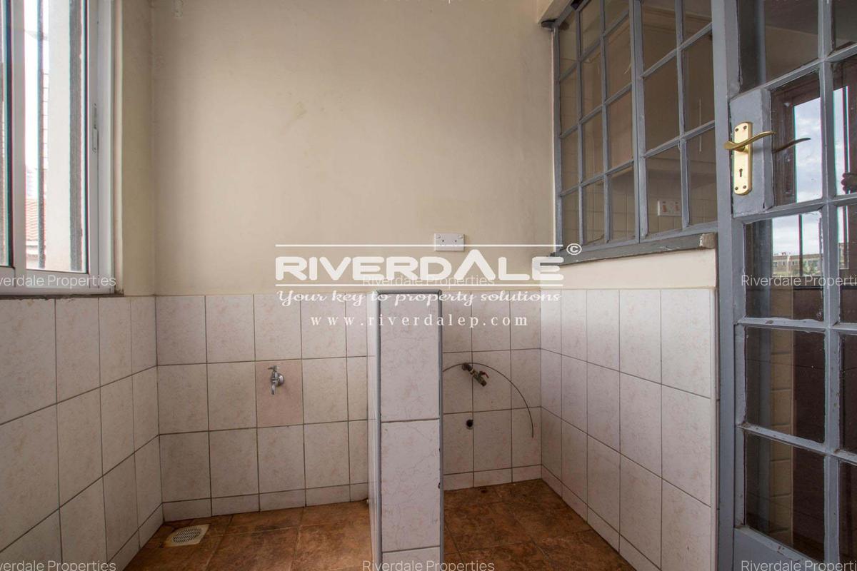 2 Bed Apartment with En Suite in Westlands Area - 4