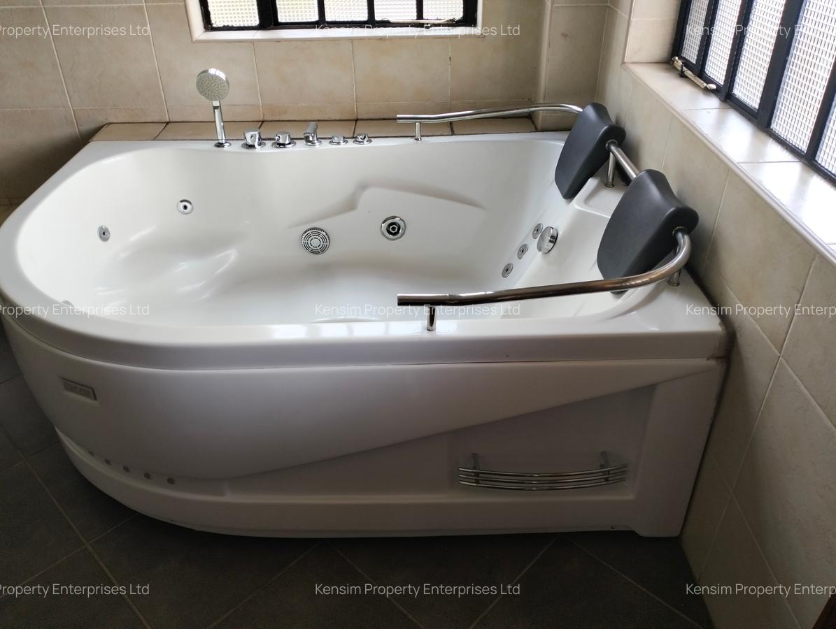 4 Bed Townhouse with En Suite in Muthaiga - 14