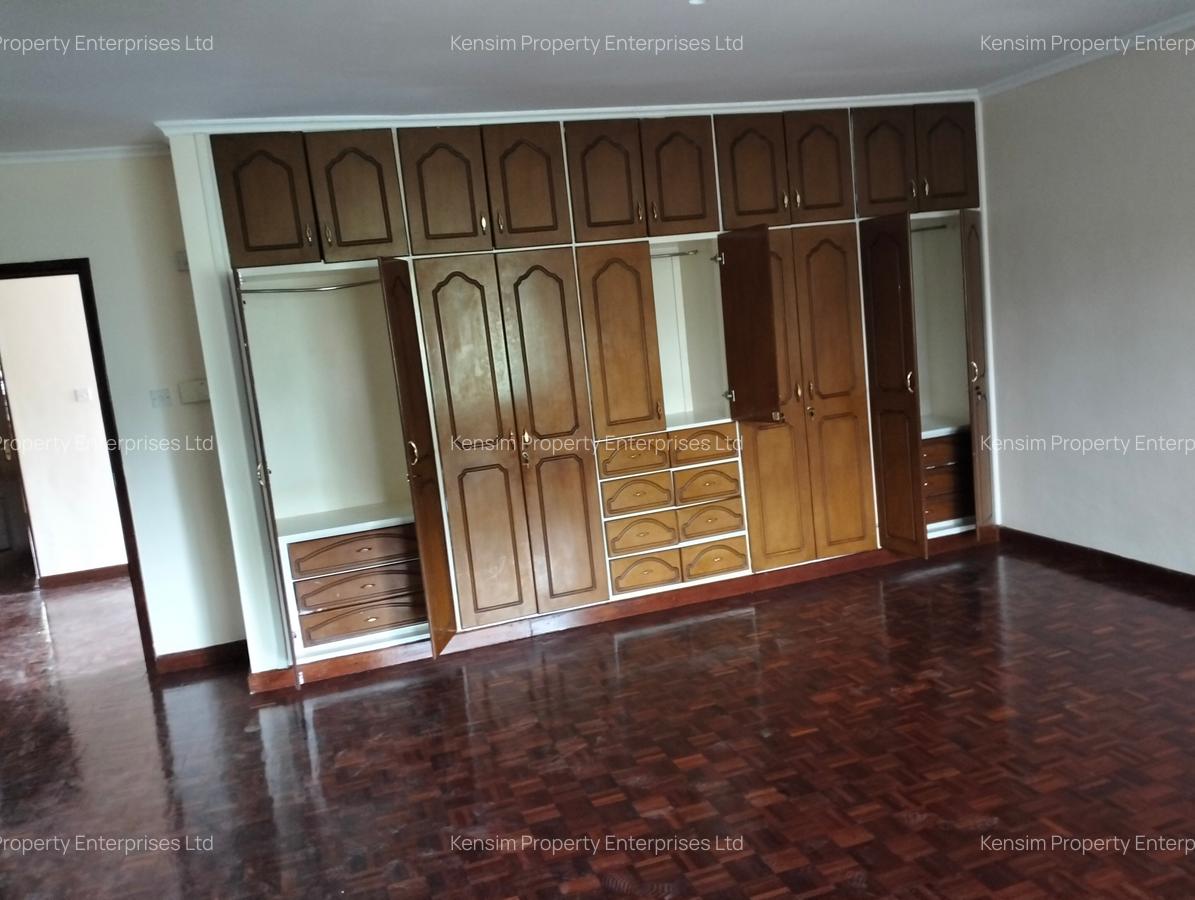 5 Bed Townhouse with En Suite in Lavington - 11