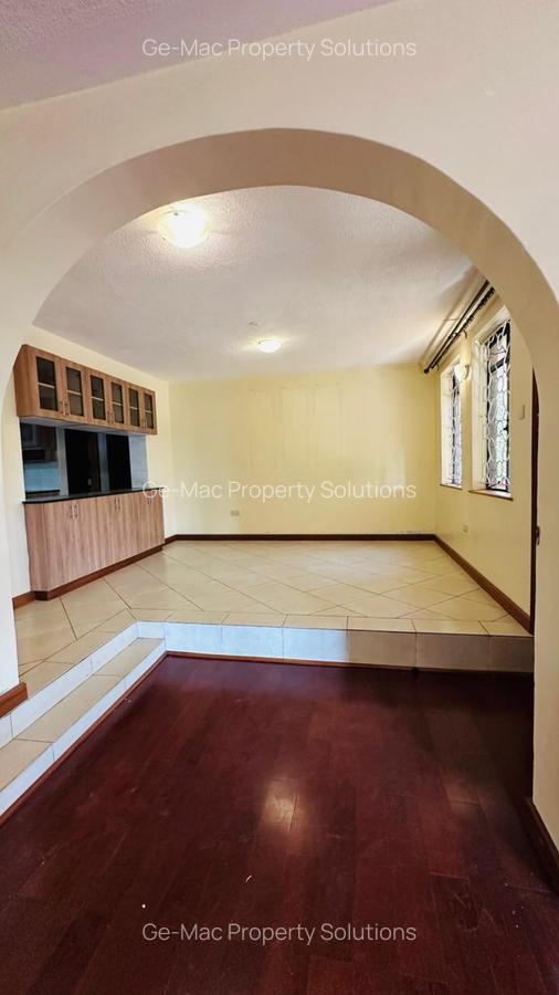 5 Bed House with En Suite in Runda - 10