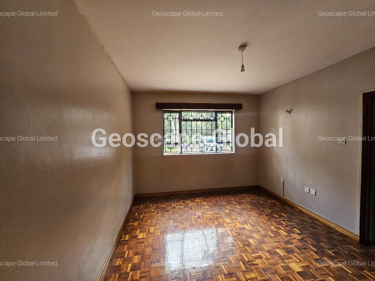 5 Bed House with En Suite in Nyari - 8