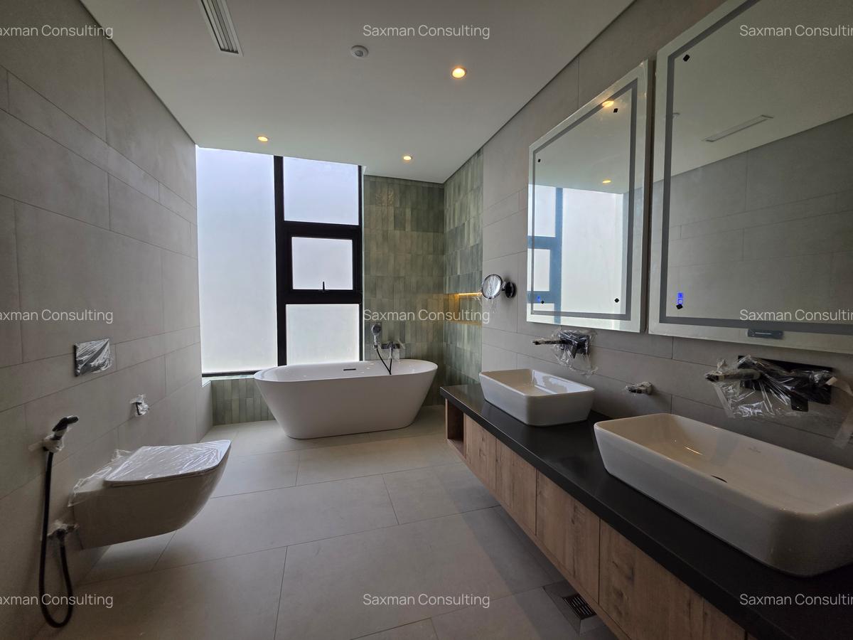 5 Bed Villa with En Suite in Westlands Area - 2