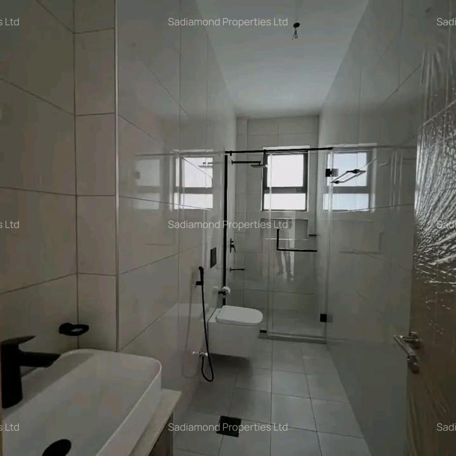 2 Bed Apartment with En Suite in Brookside - 9