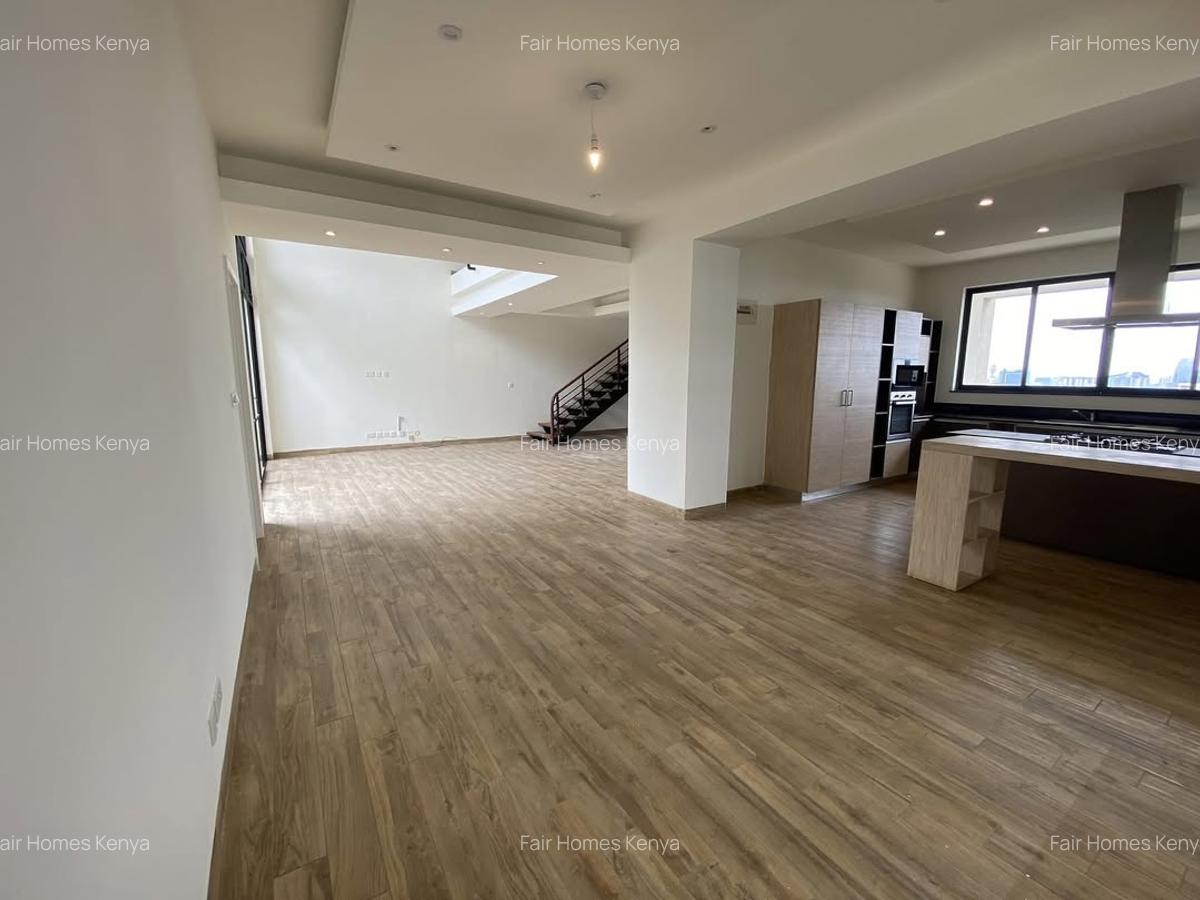 4 Bed Apartment with En Suite at Riverside Drive - 6