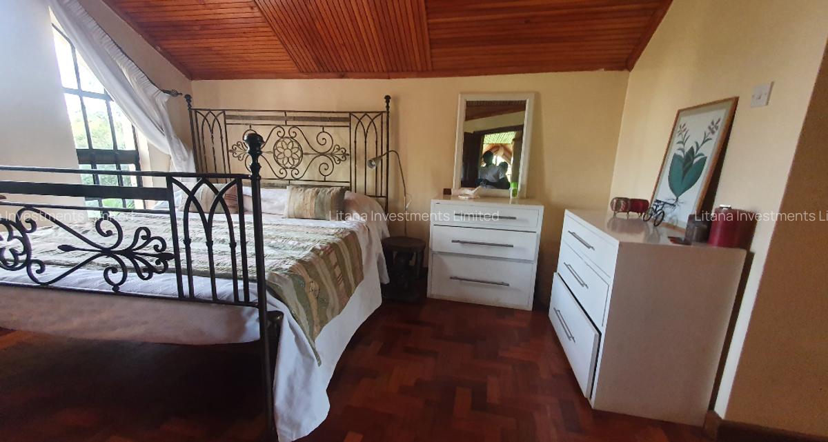 5 Bed House with En Suite at Old Runda - 6