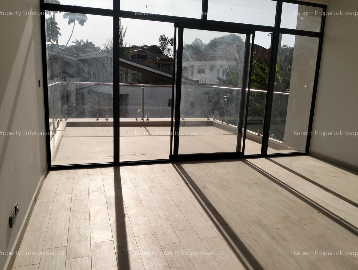 5 Bed Townhouse with En Suite in Lavington - 11