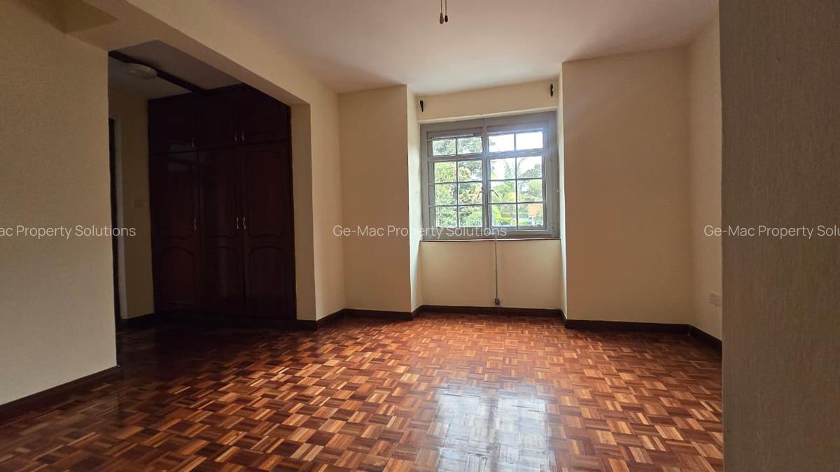 4 Bed House with En Suite in Runda - 17