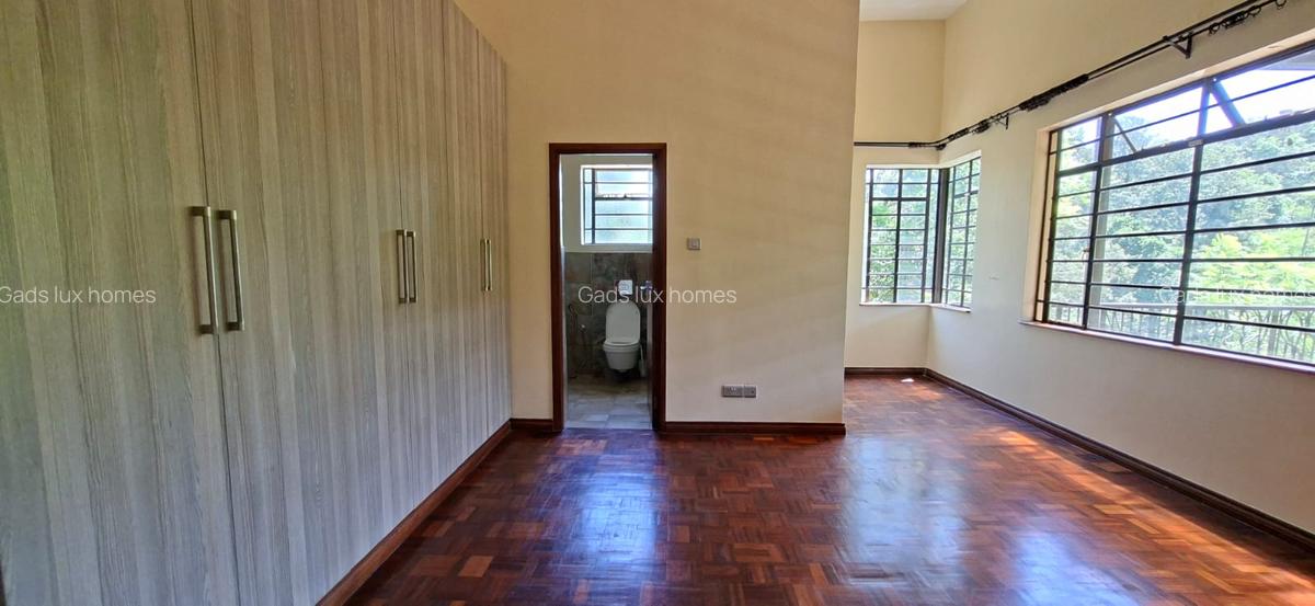 5 Bed Townhouse with En Suite at Lowerkabete - 12