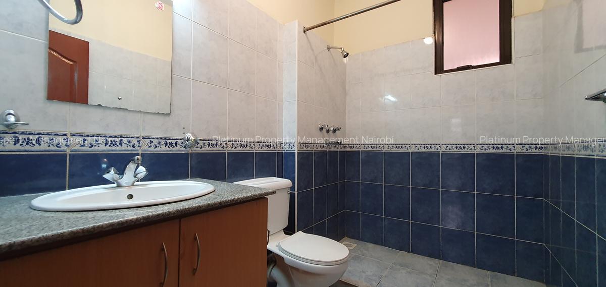 4 Bed Apartment with En Suite in Parklands - 18