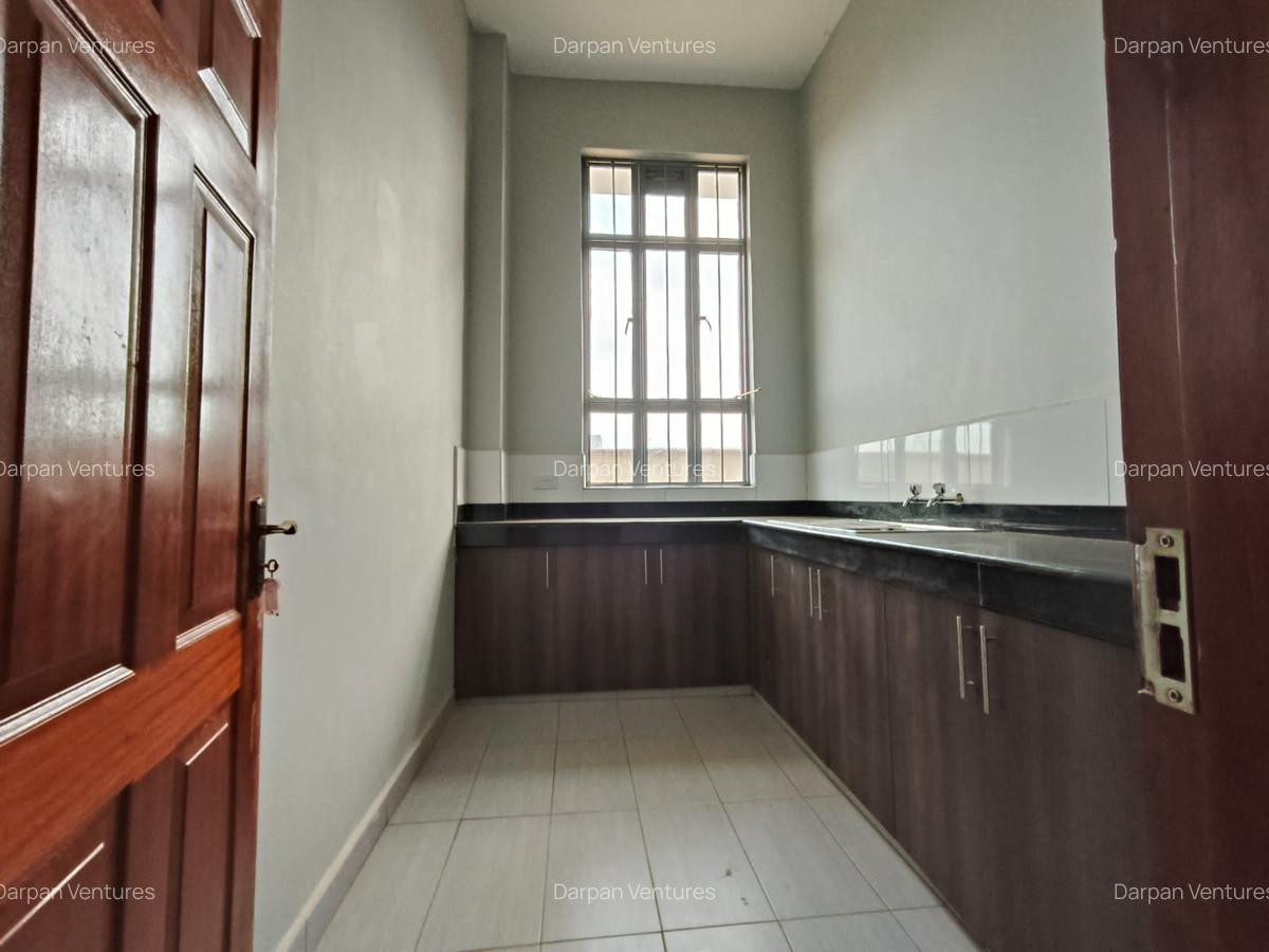 7,500 ft² Warehouse with Service Charge Included in Tatu City - 5