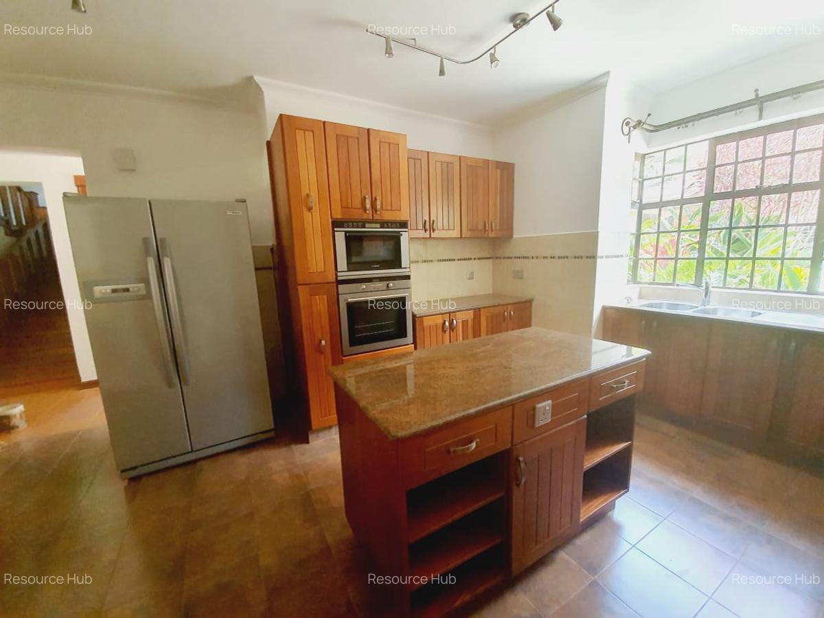 4 Bed Townhouse with En Suite at Peponi Road - 11