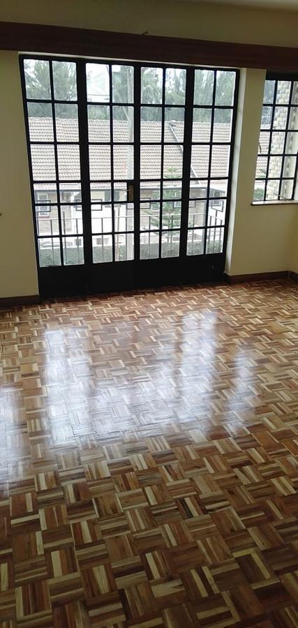 3 Bed Apartment with En Suite in Westlands Area - 4