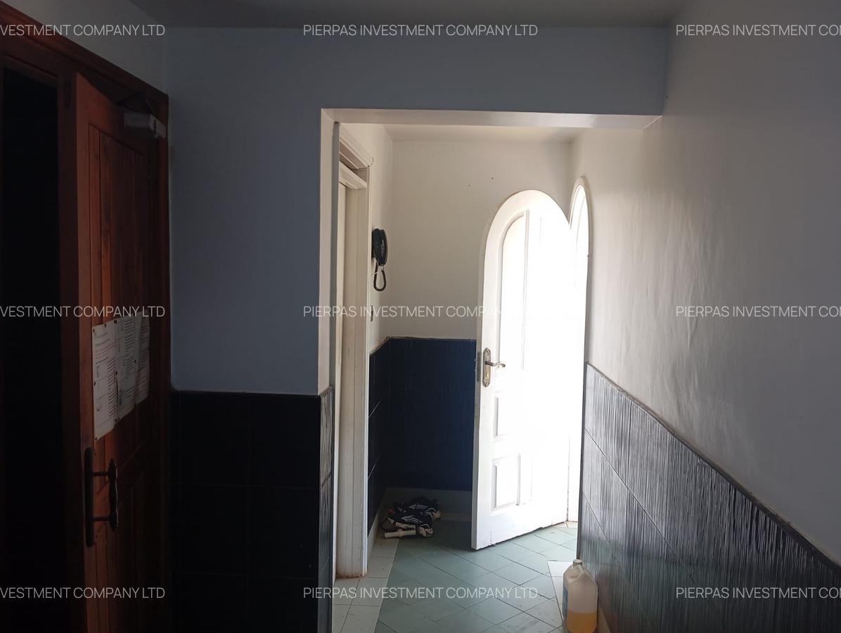 5 Bed Townhouse with En Suite in Riverside - 16