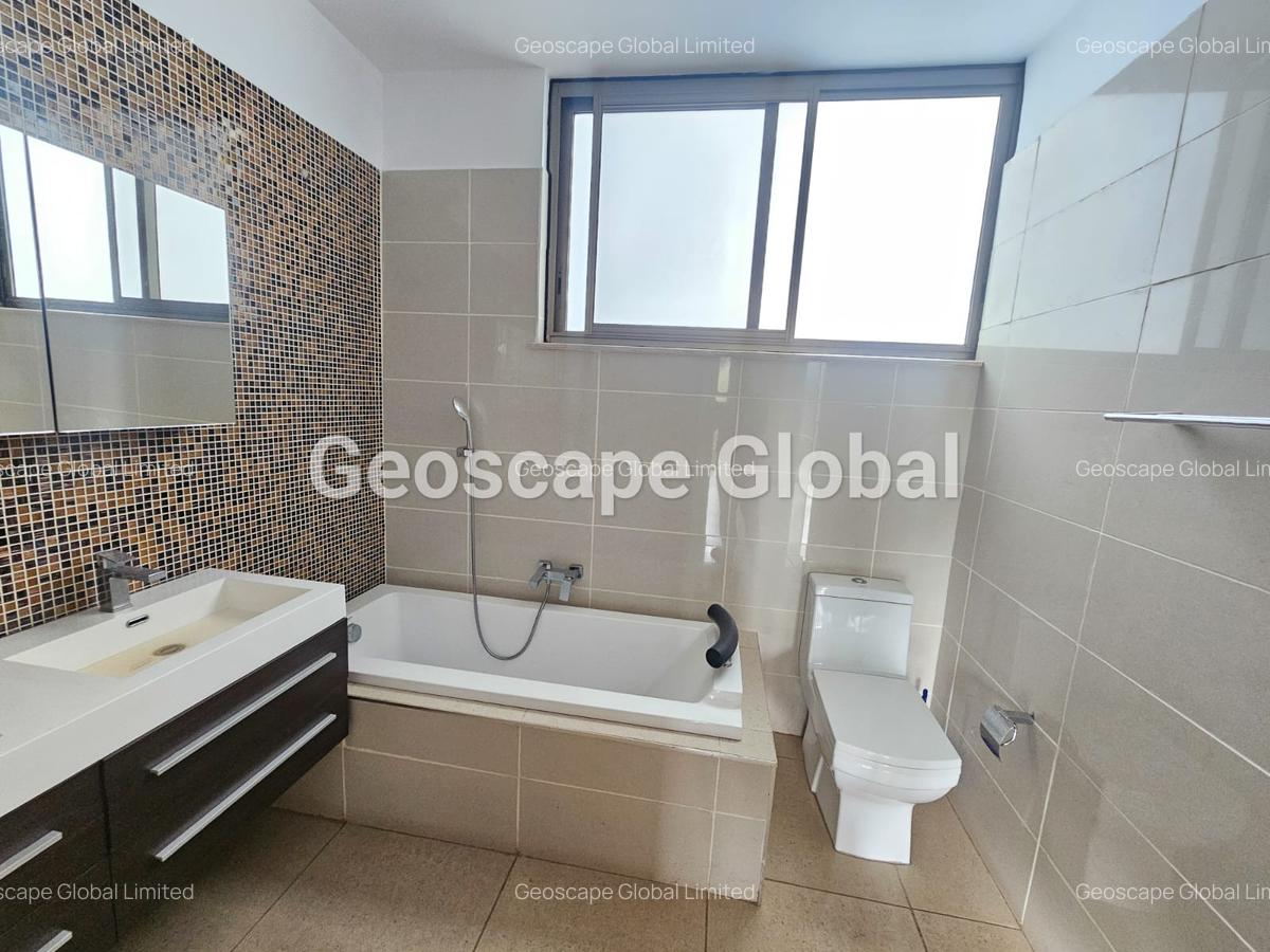 3 Bed Apartment with En Suite in Parklands - 4