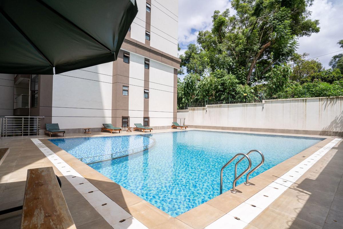 1 Bed Apartment with Swimming Pool at Riverside Drive - 13