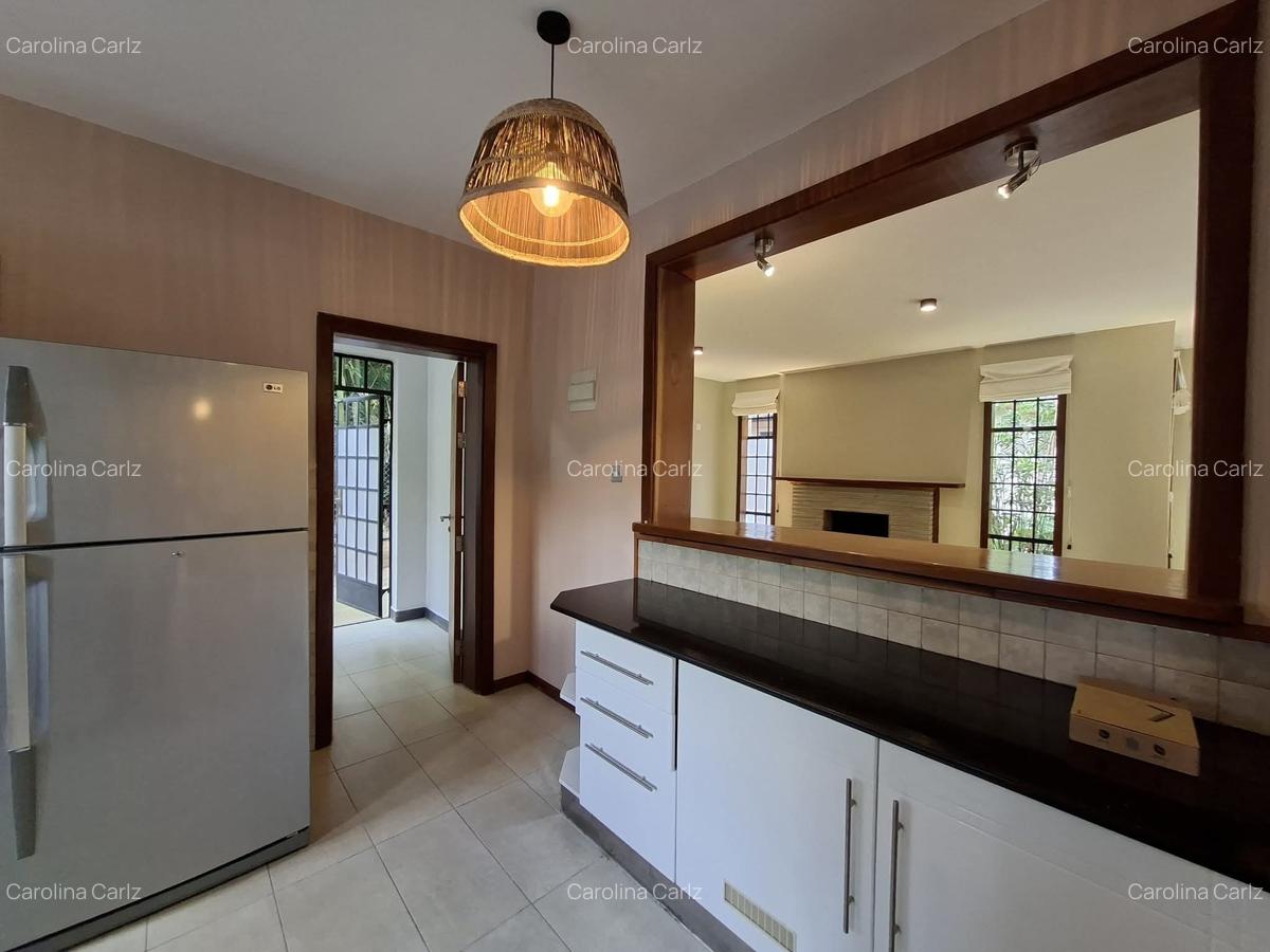 2 Bed Townhouse with En Suite at Lakeview - 5