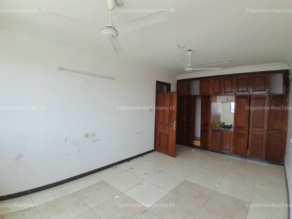 3 Bed Apartment with En Suite in Mombasa CBD - 9