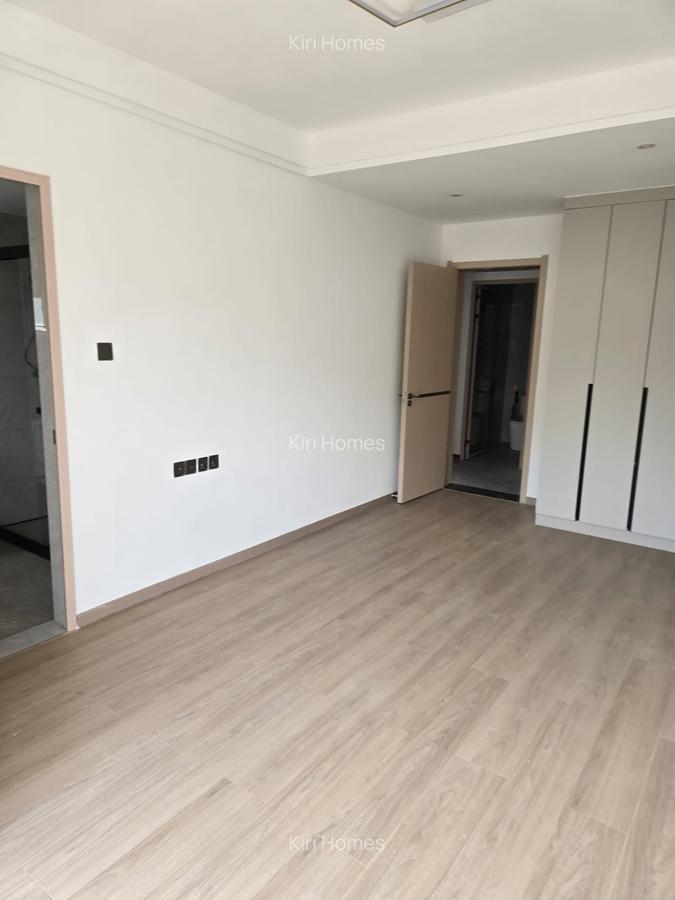 3 Bed Apartment with En Suite in Riverside - 9