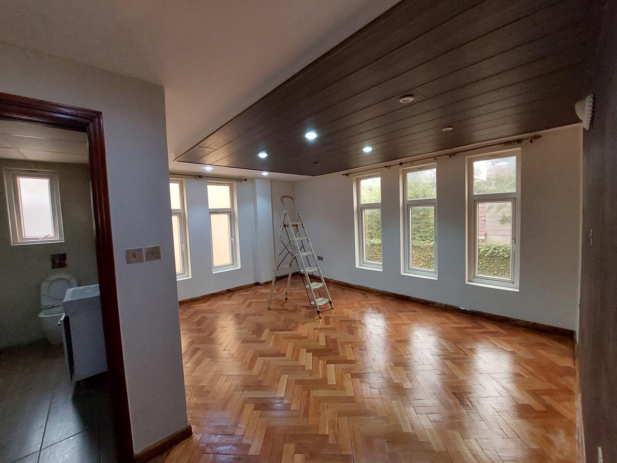 5 Bed Townhouse with En Suite at Convent Drive - 14