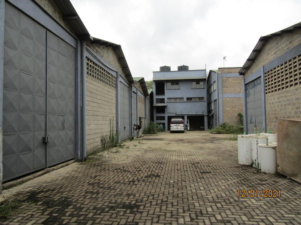 Warehouse with Parking in South C - 4