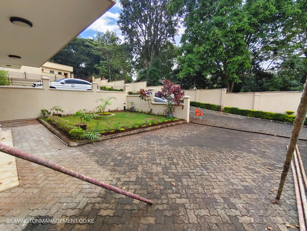 5 Bed Townhouse with En Suite at Lavington Green - 2