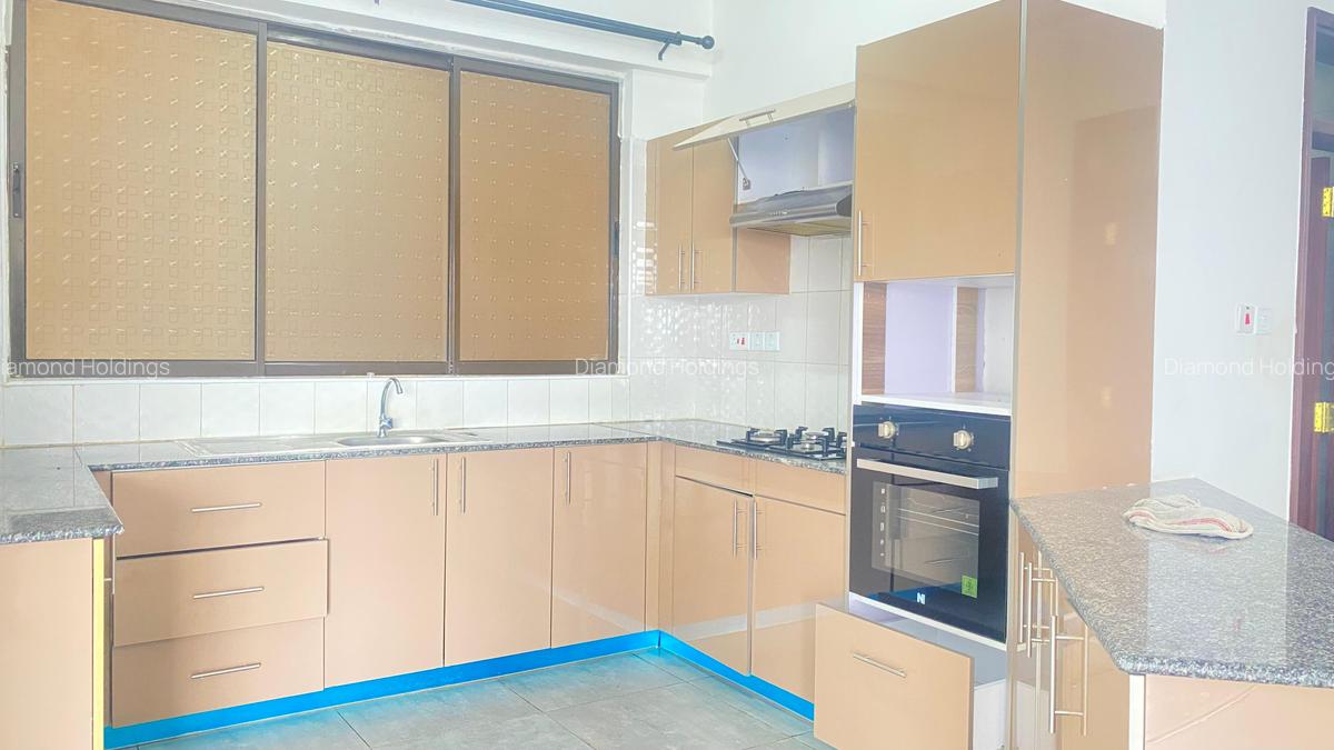 3 Bed Apartment with En Suite at Parklands - 1