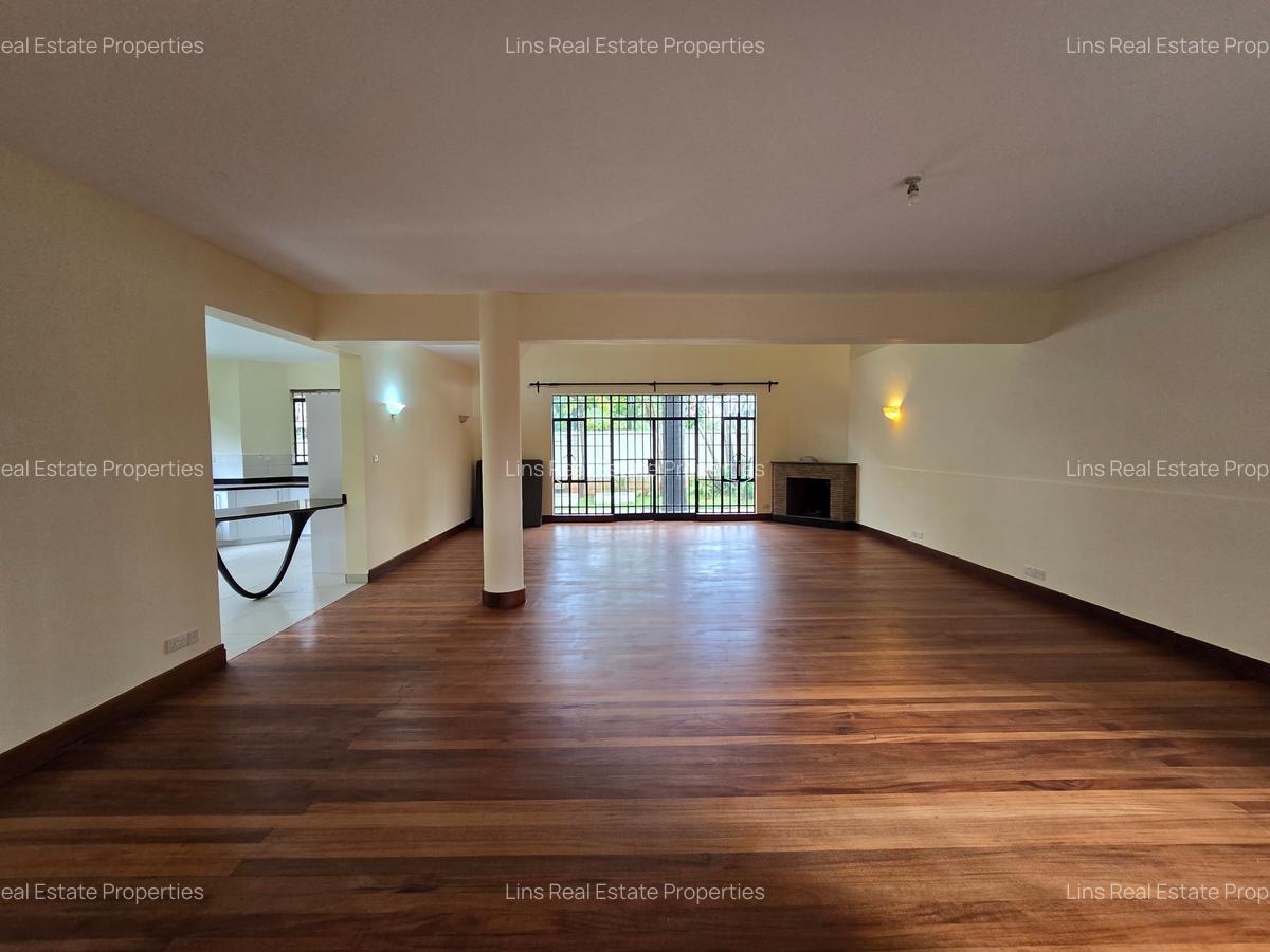 5 Bed Townhouse with En Suite in Lavington - 8