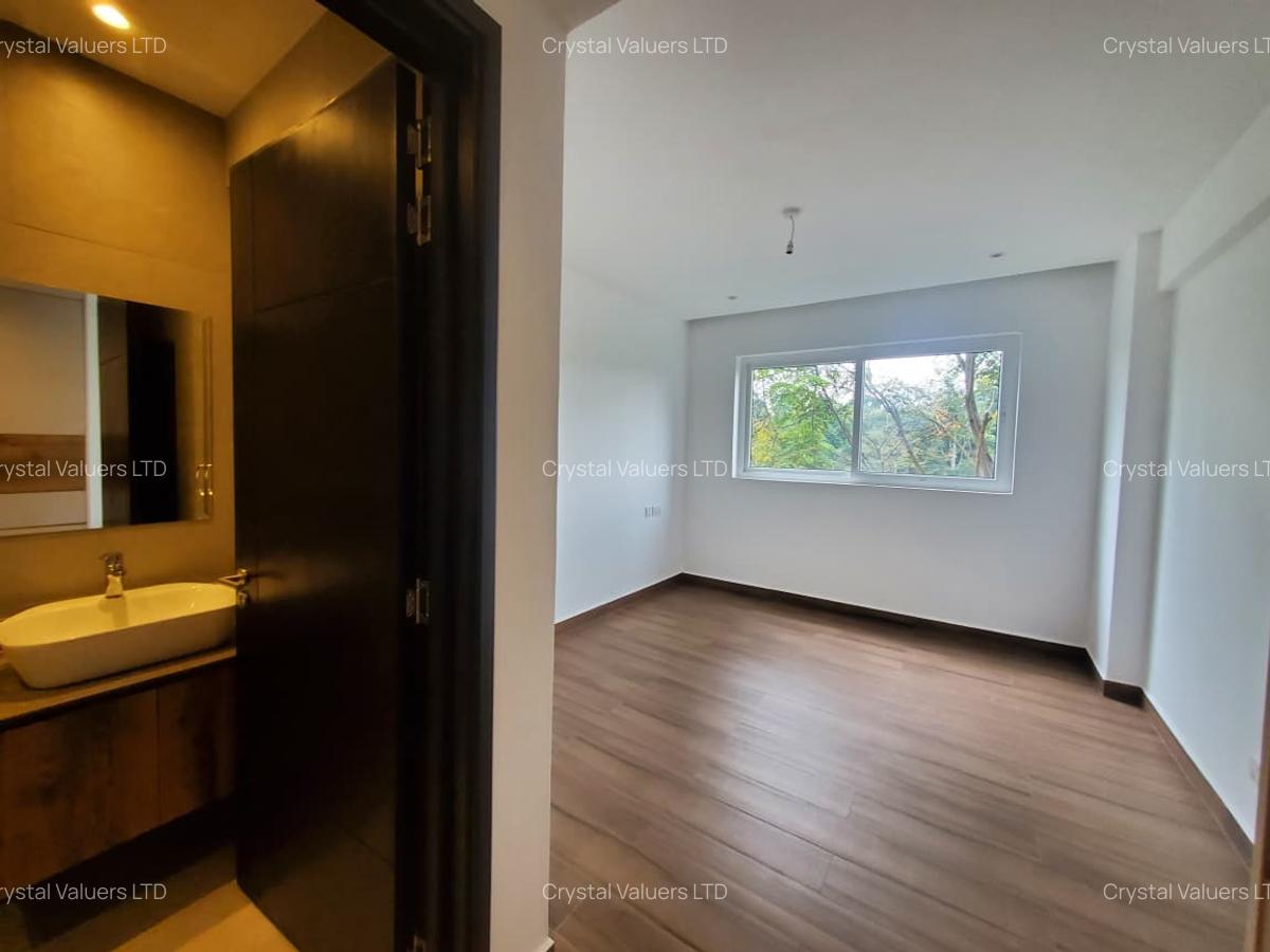 5 Bed Apartment with En Suite in General Mathenge - 7