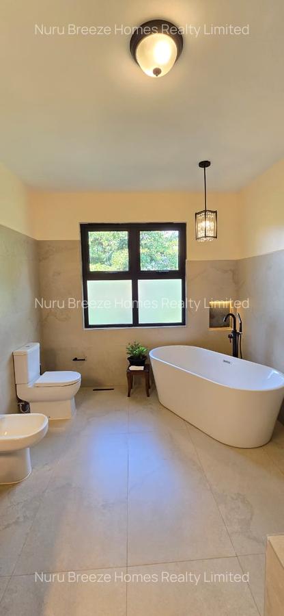 5 Bed House with En Suite in Runda - 7