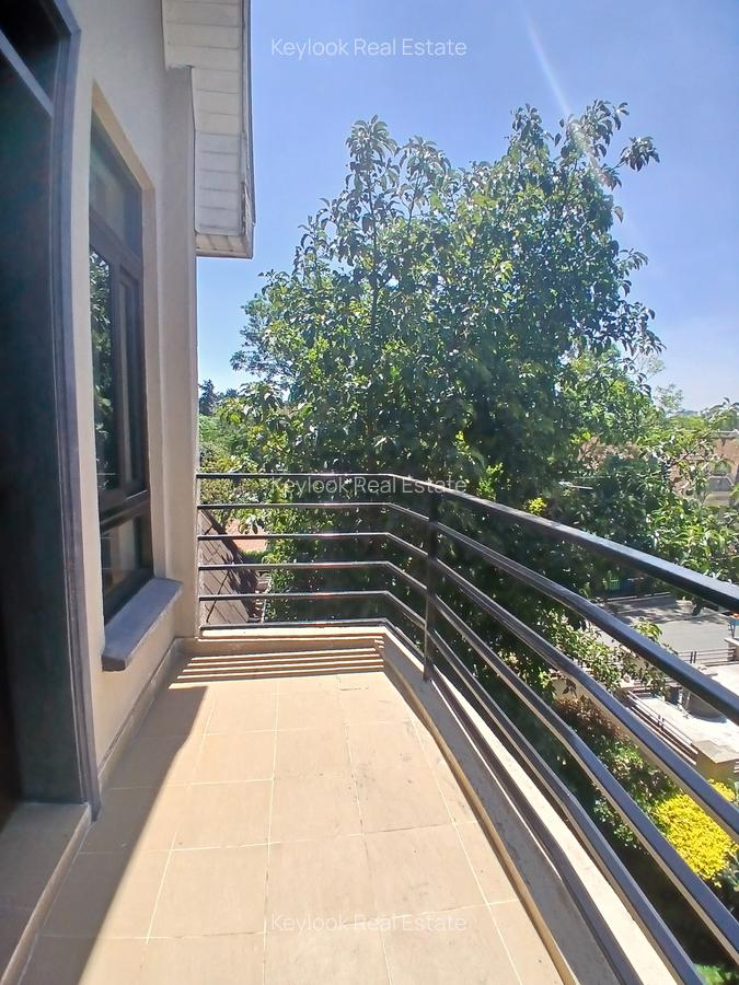 5 Bed Townhouse with En Suite at Lavington Green - 5