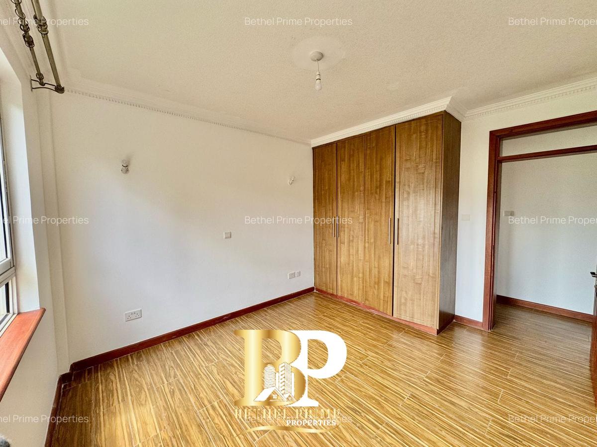 3 Bed Apartment with En Suite in Riverside - 12