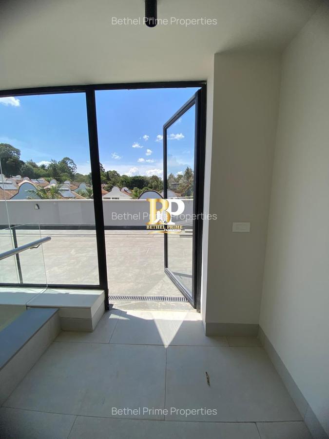 5 Bed Villa with En Suite at Grevillea Groove - 4