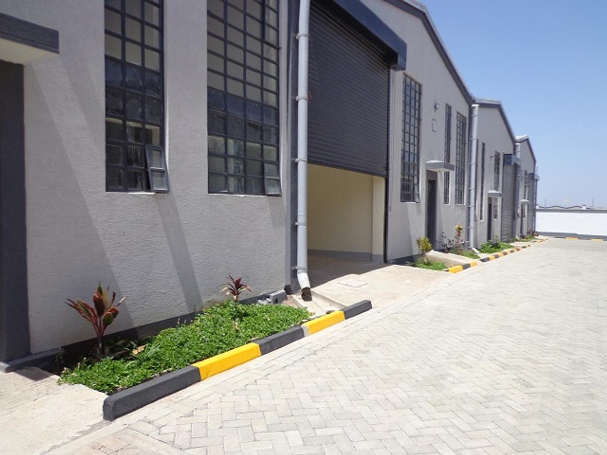 Warehouse with Service Charge Included in Mombasa Road - 1