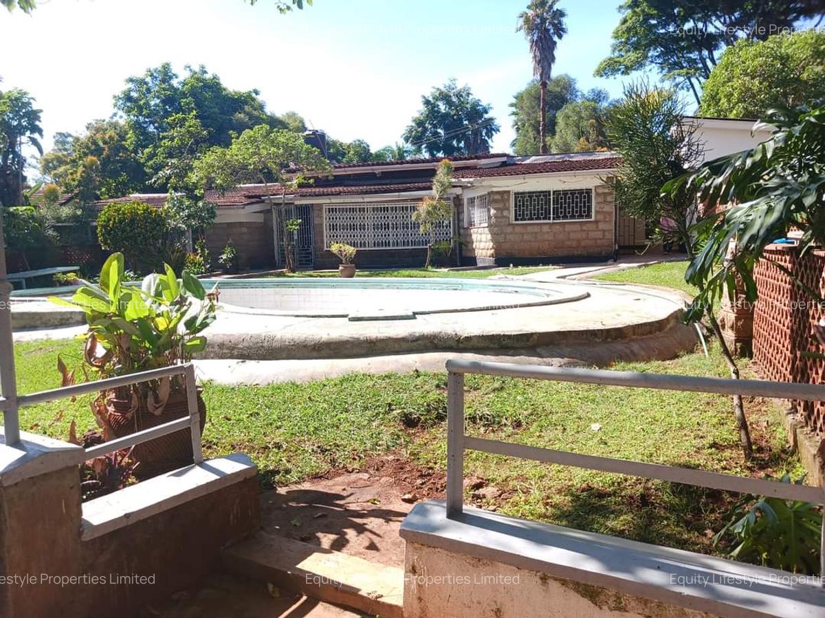 Commercial Property with Service Charge Included in Lavington - 8