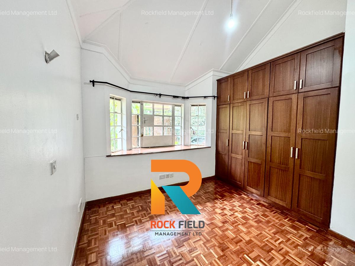 5 Bed Townhouse with En Suite in Rosslyn - 12