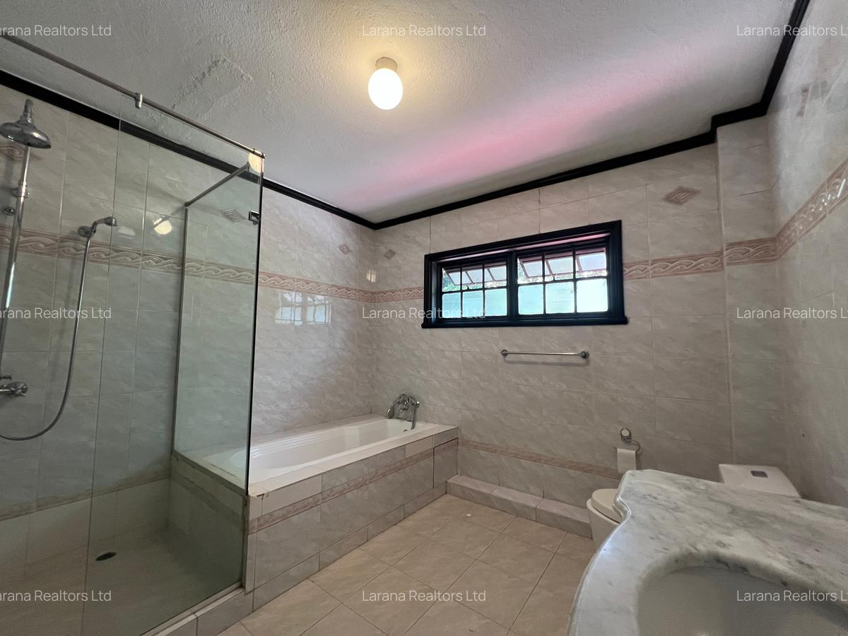 4 Bed Townhouse with En Suite at Riverside Dr - 7